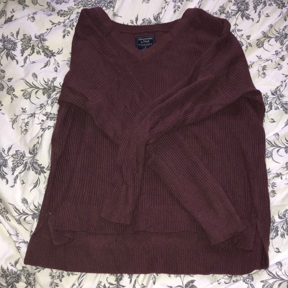 Maroon V-Neck Sweater 🥀
